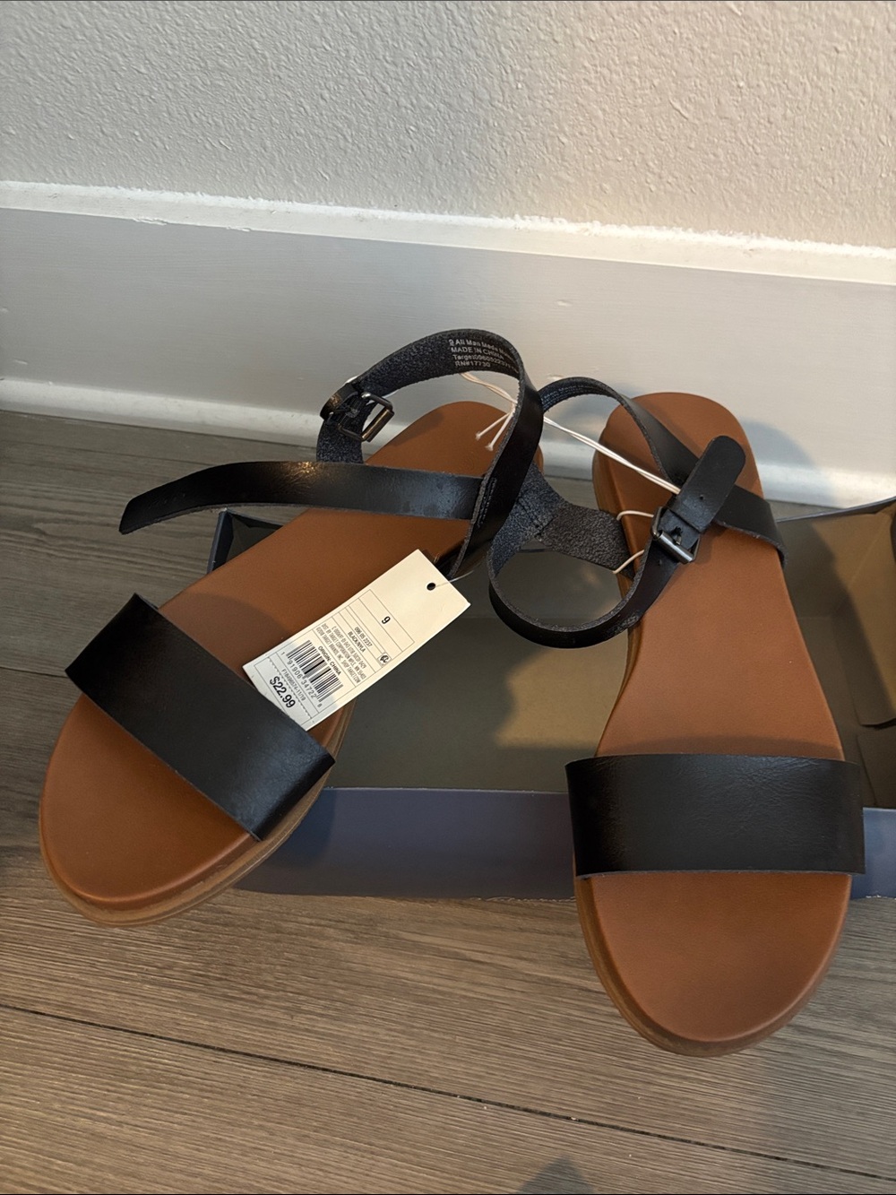 Universal Thread Black Sandals Womens Size 9